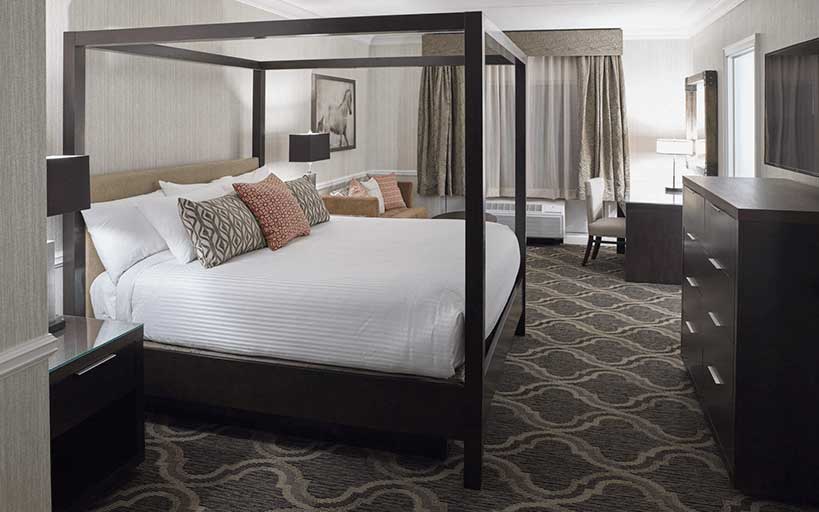 Hotel Grand Suite Bedroom Area